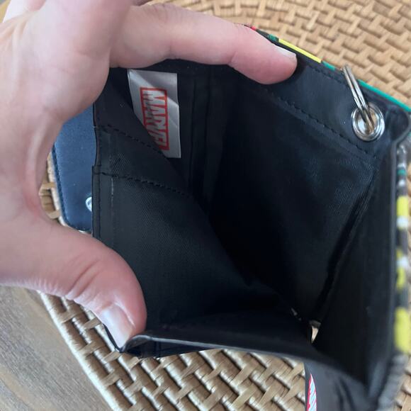 Marvel Comics Captain America Trifold Wallet Faux Leather - Picture 6 of 6